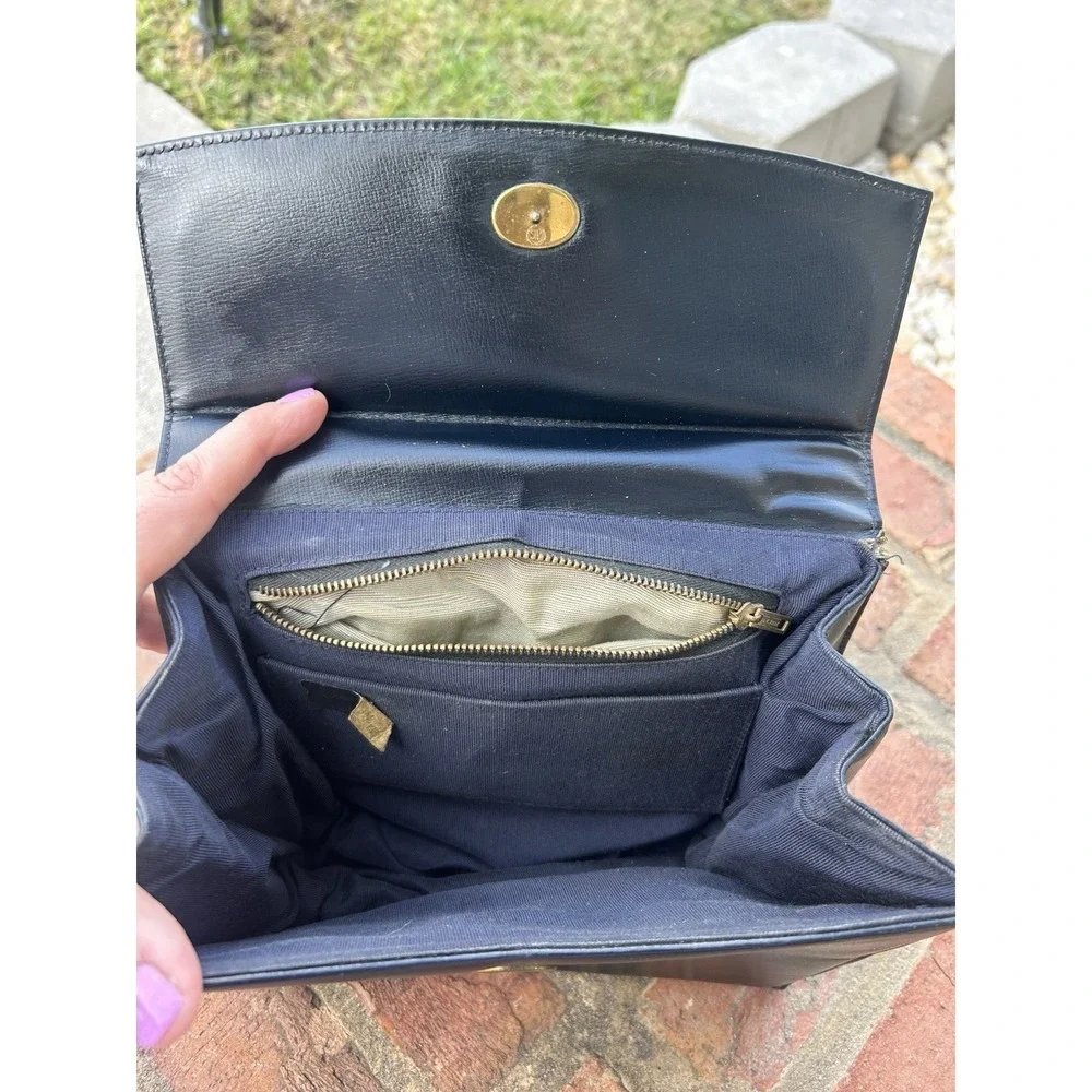 Mystery Vintage leather Bag. See‎ description. Scaasi?